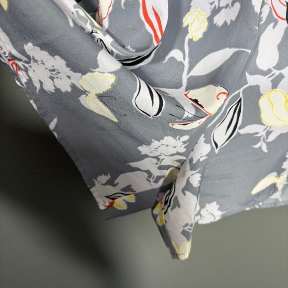 Oasis Women's Gray Floral Faux Wrap Shorts Romper - Size 8 - Pockets - Playsuit - Picture 4 of 8